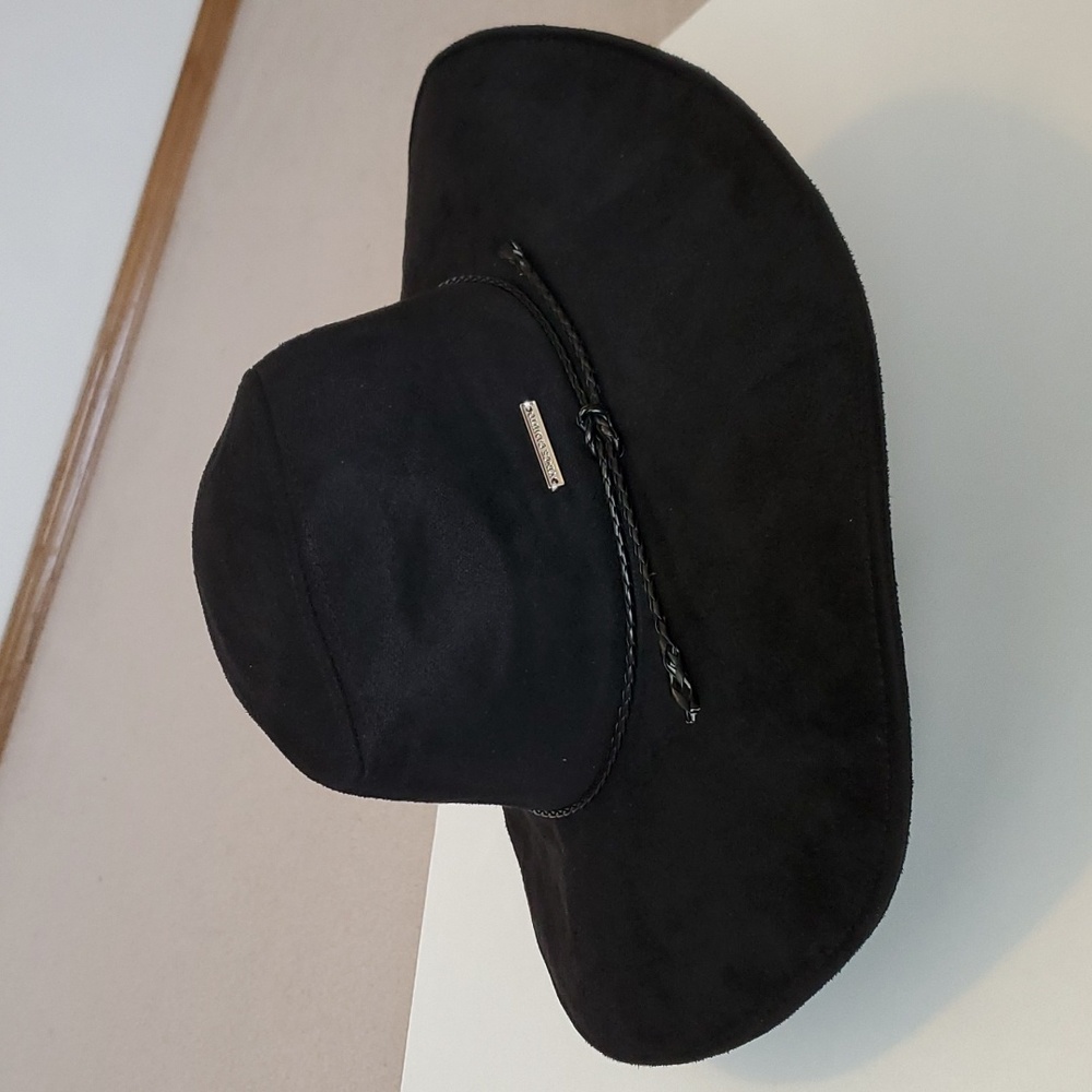 Vince Camuto black faux suede hat